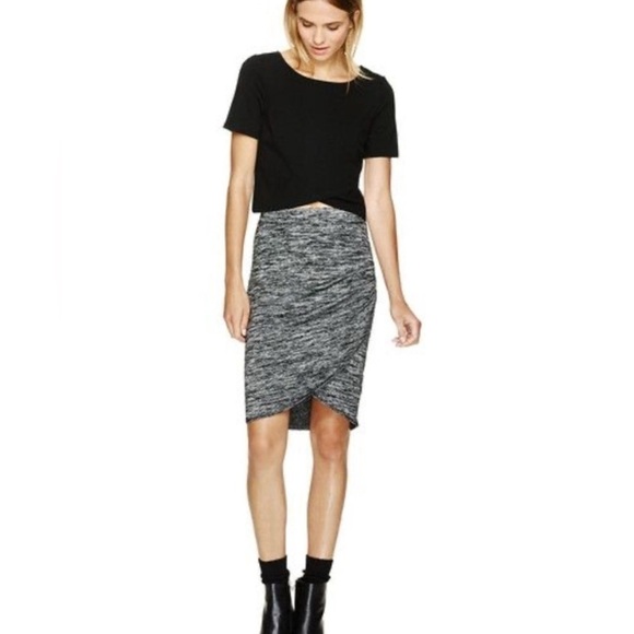 Wilfred free by Aritzia, size XXS, Tyra faux ruched wrap body con skirt, stretch - Picture 1 of 8